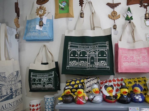 英国DAUNT BOOKSのコットンバッグなど入荷しました☆: COTSWOLDS